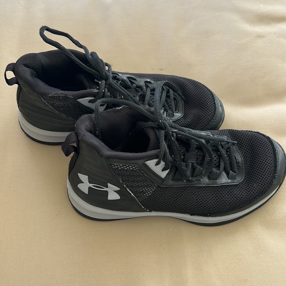 UA Kids Basketball High Tops Size 3Y